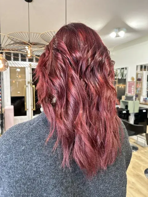 Coloration sur-mesure au salon XOXO COIFFURE Paris