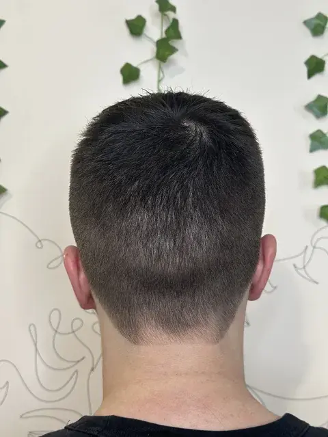 Coupe homme par Ramy chez XOXO COIFFURE