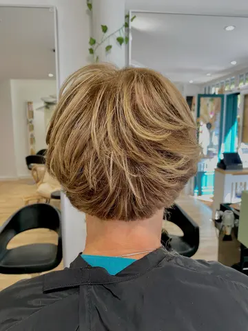 Coupe femme réalisation salon