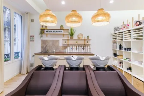 Vitrine salon XOXO COIFFURE